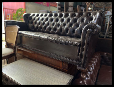 I.3772 SOFÁ CAPITONÉ