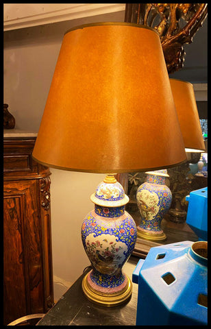 II.2946   LÁMPARA BASE AZUL