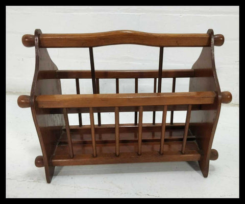 I.2074 REVISTERO DE MADERA