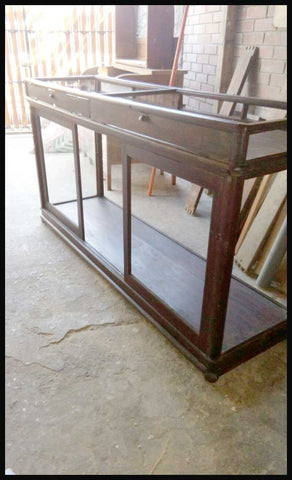 I.1379 VITRINA DE ALMACÉN