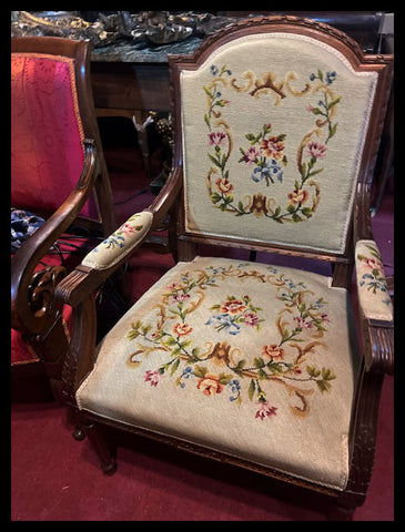 I.3805 SILLAS PETIT POINT