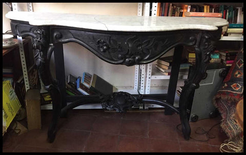 I.2126 ARRIMO NEGRO CON CUBIERTA DE MÁRMOL