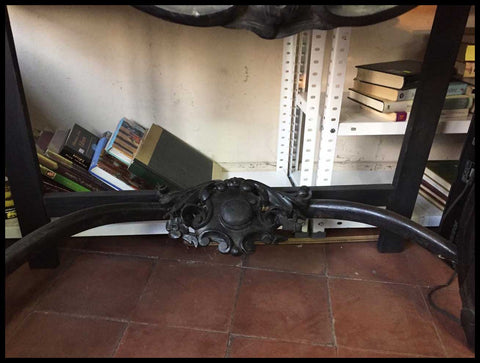 I.2126 ARRIMO NEGRO CON CUBIERTA DE MÁRMOL