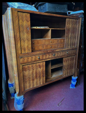 I.3809 ESCRITORIO CON MARQUETERÍA EN DIAMANTE