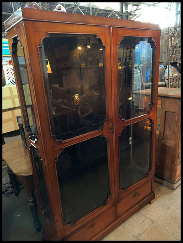 I.3773 VITRINA VIDRIADA