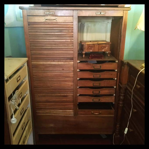 I.801 CAJONERA DE CORTINA DOBLE