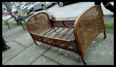 I.804 CAMA PARA NIÑOS DE JUNCO