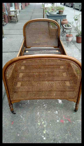 I.804 CAMA PARA NIÑOS DE JUNCO