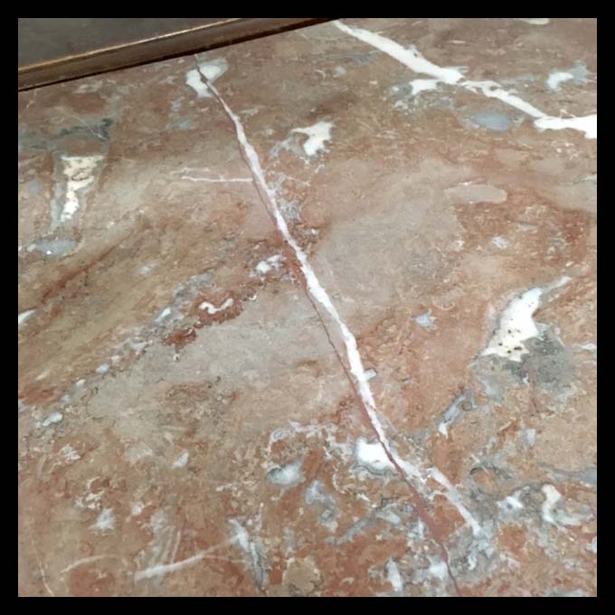 I.807 CÓMODA CON MÁRMOL