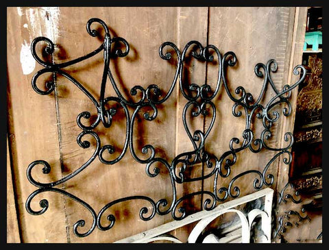 II.1980 PERCHERO DE FIERRO FORJADO