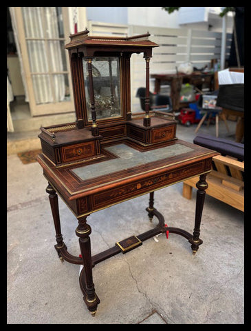 I.3810 ESCRITORIO TOCADOR CON MARQUETERÍA