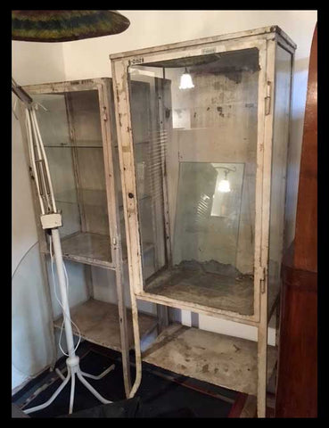 I.812 VITRINAS MÉDICAS