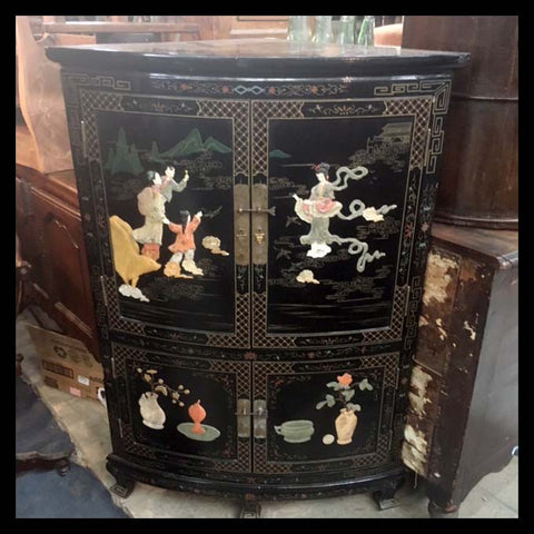 I.823 ESQUINERO CON MOTIVOS CHINOS