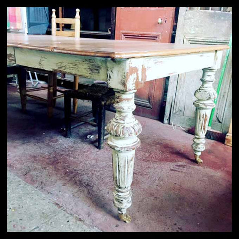 I.825 MESA DE COMEDOR CHILENA