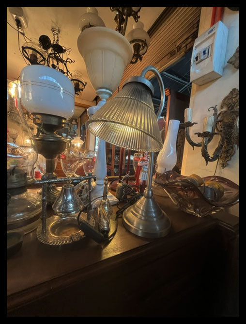 II.3516 LAMPARITA CROMADA DE MESA