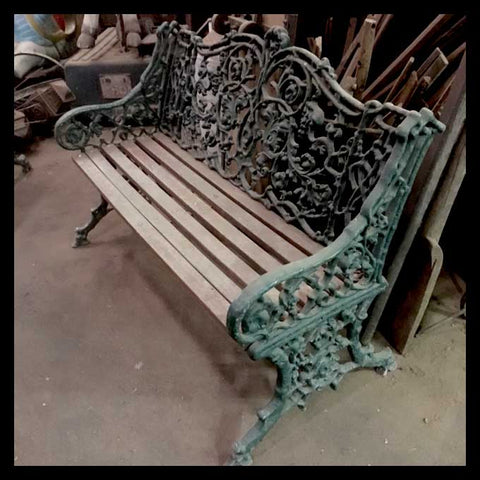 I.837 PAR DE BANCAS DE ALUMINIO FUNDIDO