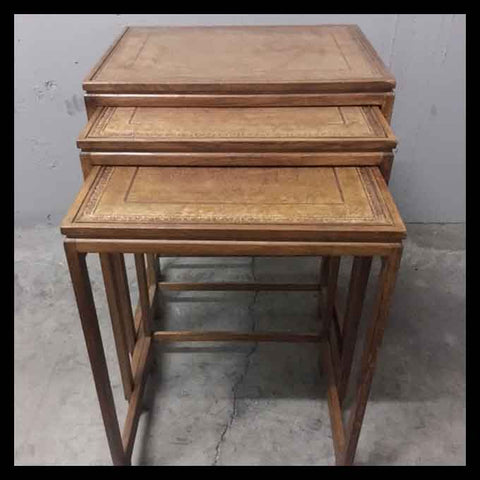 I.842 TRÍO DE MESITAS NIDO CON CUERO