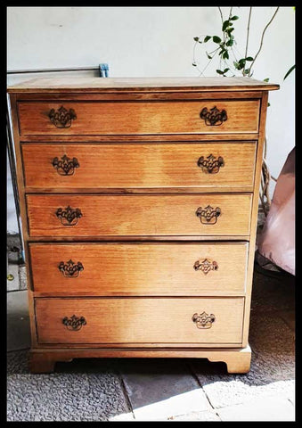 I.2160  CÓMODA ALTA POR RESTAURAR