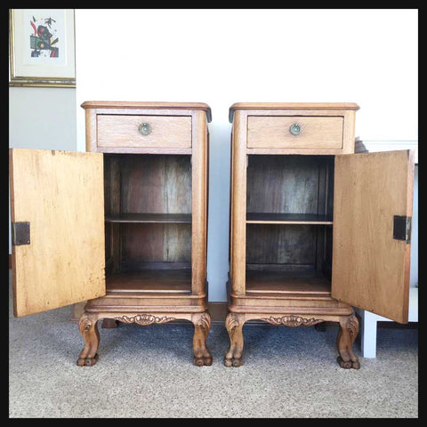 I.1730 PAR DE VELADORES