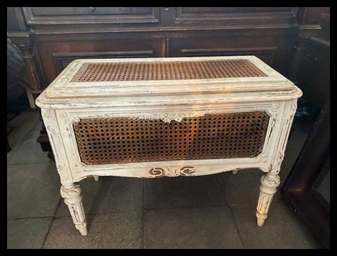 I.2166  PISO DE PIANO