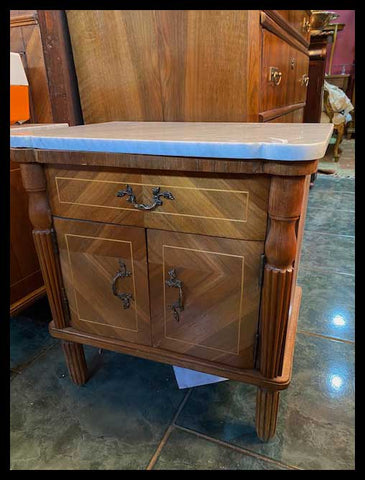 I.2168  PAR DE VELADORES CON MARMOL