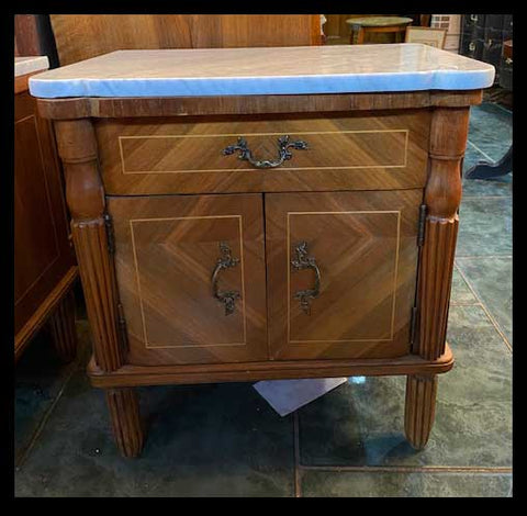 I.2168  PAR DE VELADORES CON MARMOL