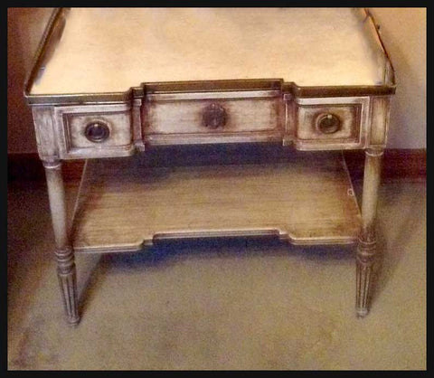 I.1488 PAR DE VELADORES