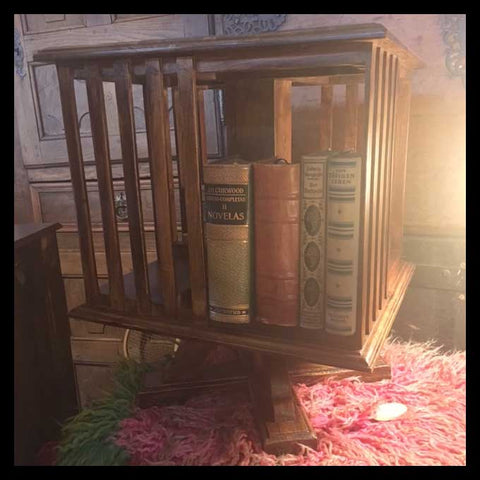 I.890 LIBRERO GIRATORIO