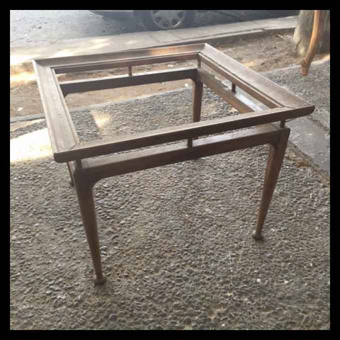 I.891 MESA CUADRADA LATERAL