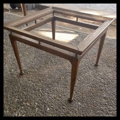 I.891 MESA CUADRADA LATERAL