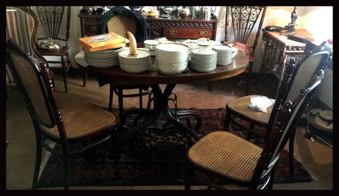 I.1764 JUEGO DE COMEDOR THONET ORIGINAL