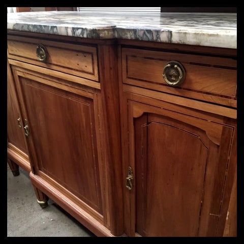 I.918 MUEBLE DE COMEDOR CON CUBIERTA DE MÁRMOL