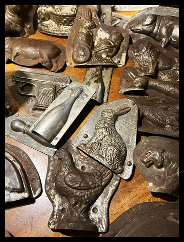 II.3443 MOLDES DE CHOCOLATE