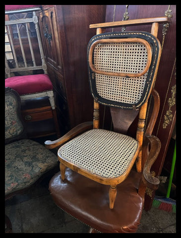 I.3977 RECLINATORIO THONET