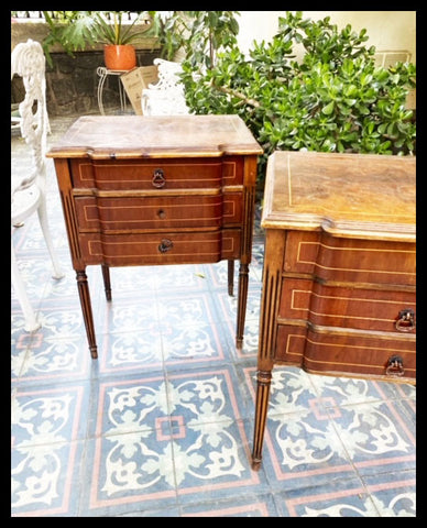 I.2196  PAR DE VELADORES LUIS XVI