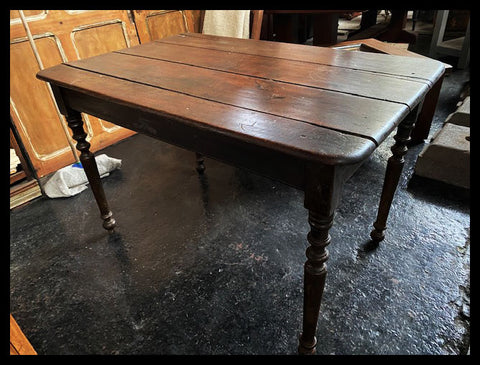 I.2201  MESA CHILENA