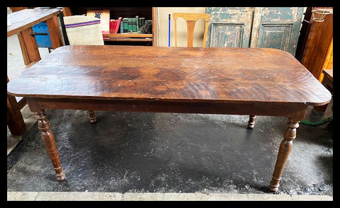 I.2219   MESA DE COMEDOR PATAS TORNEADAS