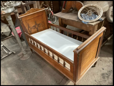 I.3300  CUNA DE MADERA