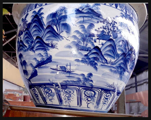 II.2188 MACETA AZUL Y BLANCO