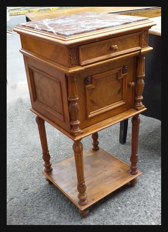 I.1743 PAR DE VELADORES CUBIERTA DE MÁRMOL