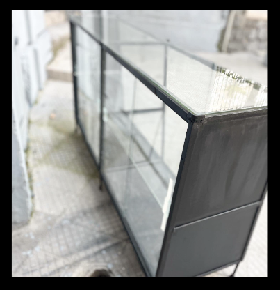 I.3919 VITRINA FIERRO Y VIDRIO