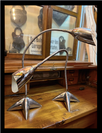 II.3495 PAR DE LÁMPARAS CROMADAS