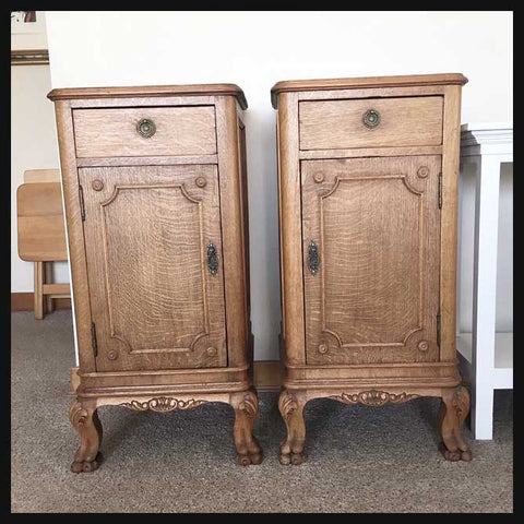 I.1730 PAR DE VELADORES