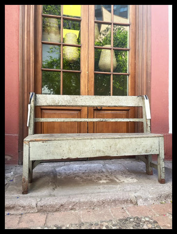 I.3665 PEQUEÑA BANCA DE MADERA PATINADA