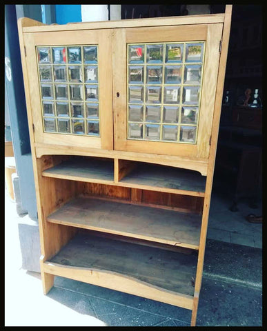 I.1273 MUEBLE BAR CON VIDRIOS BISELADOS