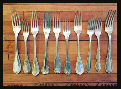 II.551 TENEDORES VARIADOS