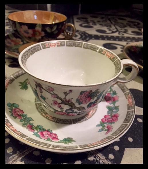 II.552 TAZAS DE COLECCIÓN