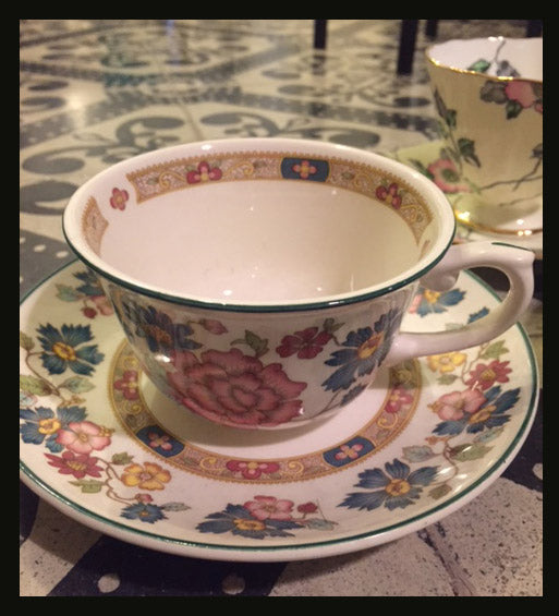 II.552 TAZAS DE COLECCIÓN