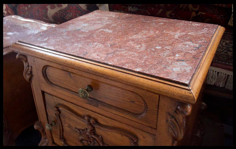 I.199 VELADOR DE MADERA Y MÁRMOL