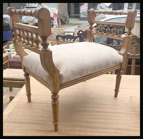 I.1277 PISO DE PIANO DE MADERA TALLADA